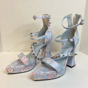 Sugar Thrillz LOVE & WAR STUDDED HEELS. Size 6